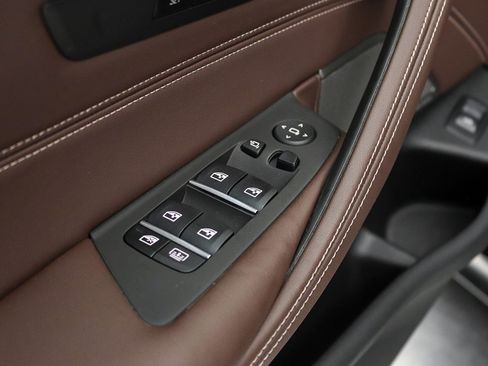 Used 2023 BMW M550i xDrive AWD/4WD image 27