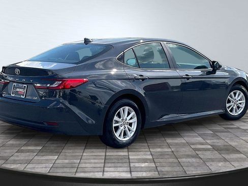 Used 2025 Toyota Camry LE w/ Convenience Package FWD image 15