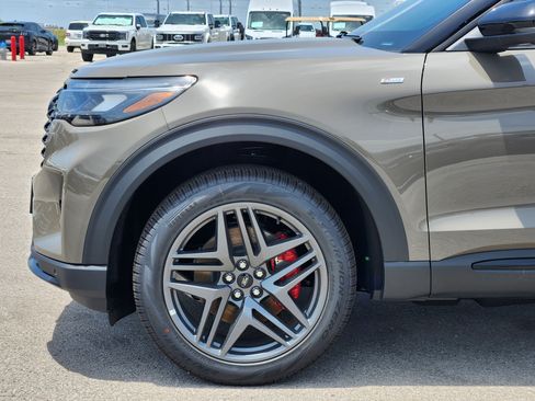 New 2026 Ford Explorer ST-Line w/ ST-Line Street Pack RWD image 7
