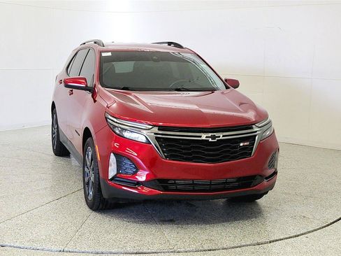 Used 2022 Chevrolet Equinox RS AWD/4WD image 2
