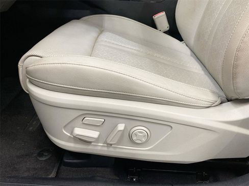 Used 2023 Kia Sorento SX Prestige image 18