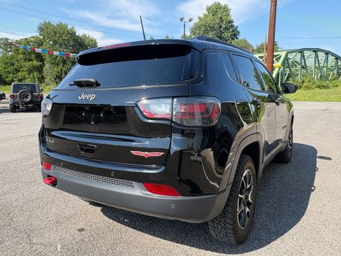 Certified 2025 Jeep Compass Trailhawk w/ Trailhawk Elite Group AWD/4WD image 8