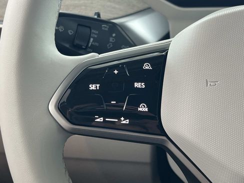 New 2025 Volkswagen ID. Buzz 1st Edition RWD image 13
