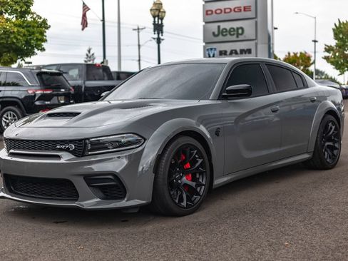 Used 2023 Dodge Charger SRT Hellcat w/ Harman/Kardon Audio Group RWD image 5