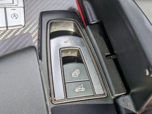 Used 2016 Mercedes-Benz SL 550 image 33