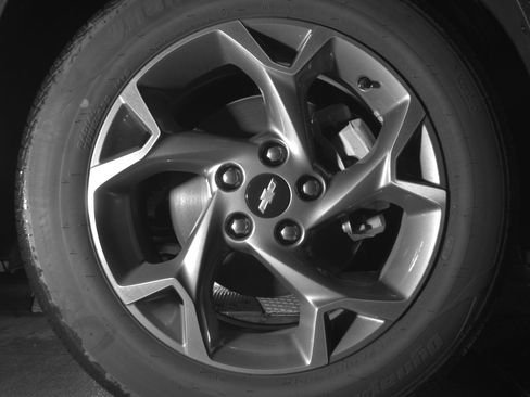 Used 2025 Chevrolet Trax LT w/ LT Convenience Package image 13