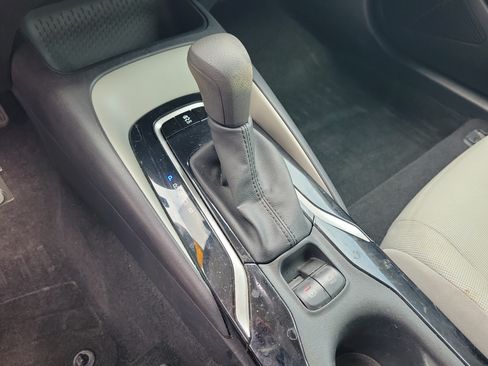 Used 2022 Toyota Corolla LE FWD image 21