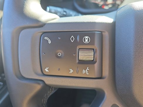 Used 2026 Land Rover Defender 130 X-Dynamic SE AWD/4WD image 37