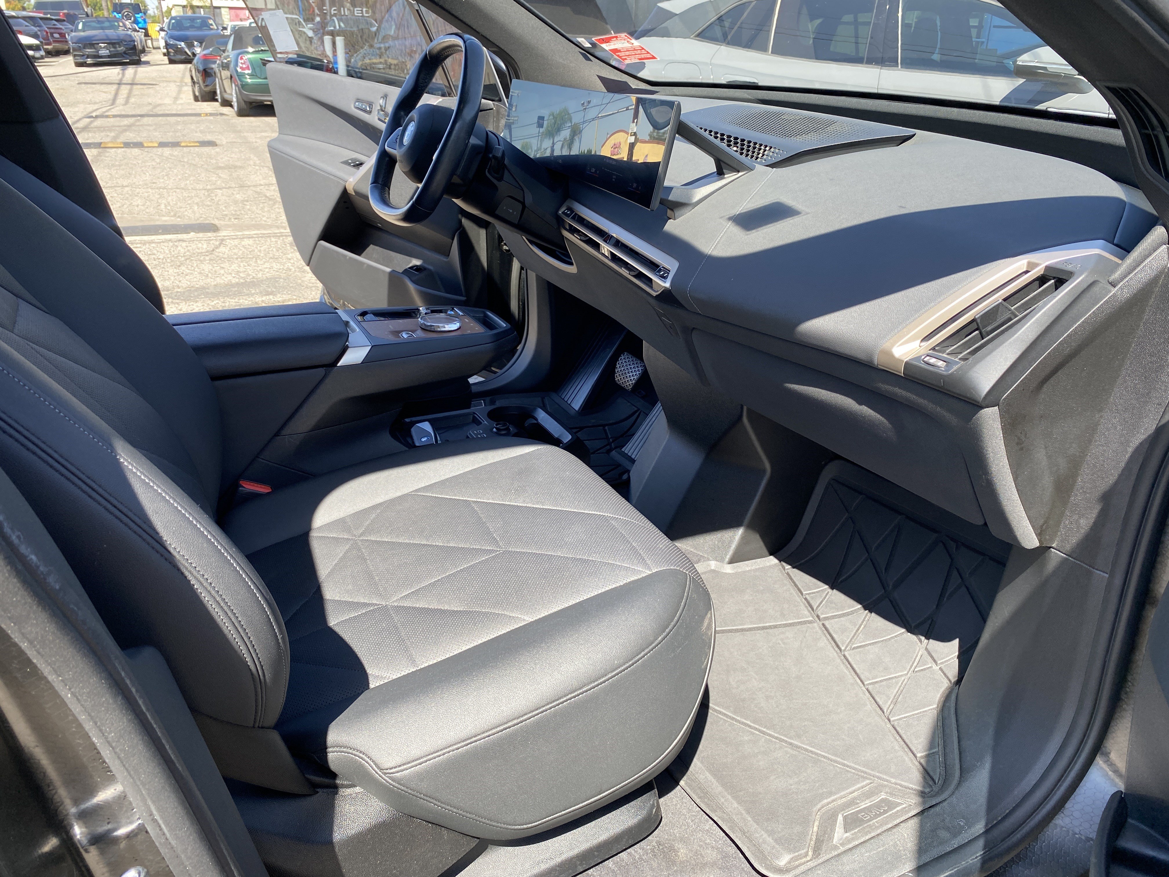 Used 2023 BMW iX xDrive50 w/ Premium Package AWD/4WD image 24