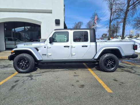 Used 2022 Jeep Gladiator Willys image 5