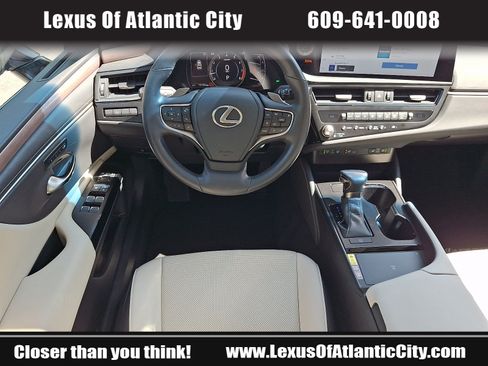 Used 2025 Lexus ES 350 w/ Premium Package FWD image 11