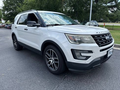 Used 2017 Ford Explorer Sport w/ Equipment Group 401A AWD/4WD image 8
