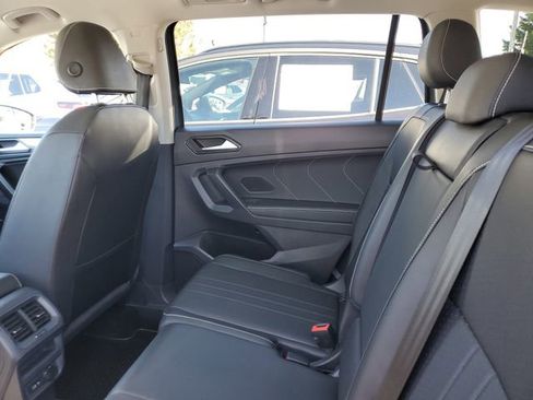 Certified 2023 Volkswagen Tiguan SE w/ Panoramic Sunroof Package image 10