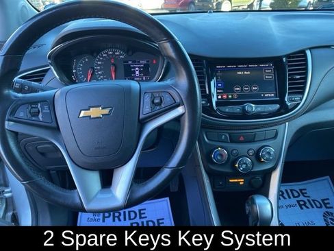 Used 2020 Chevrolet Trax LT w/ LT Convenience Package AWD/4WD image 8