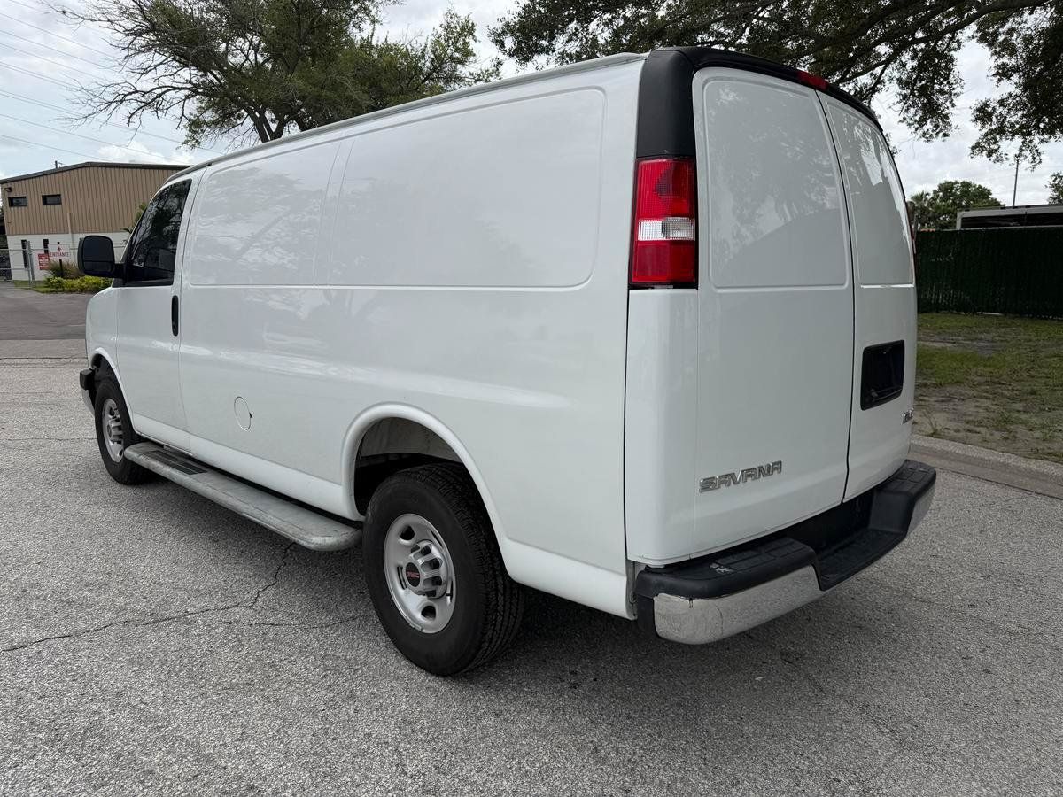 Used 2025 GMC Savana 2500 w/ Driver Convenience Package RWD image 3