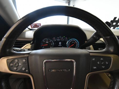 Used 2019 GMC Yukon XL Denali w/ Denali Ultimate Package image 31