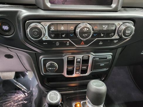 Used 2022 Jeep Wrangler Unlimited Sport AWD/4WD image 55
