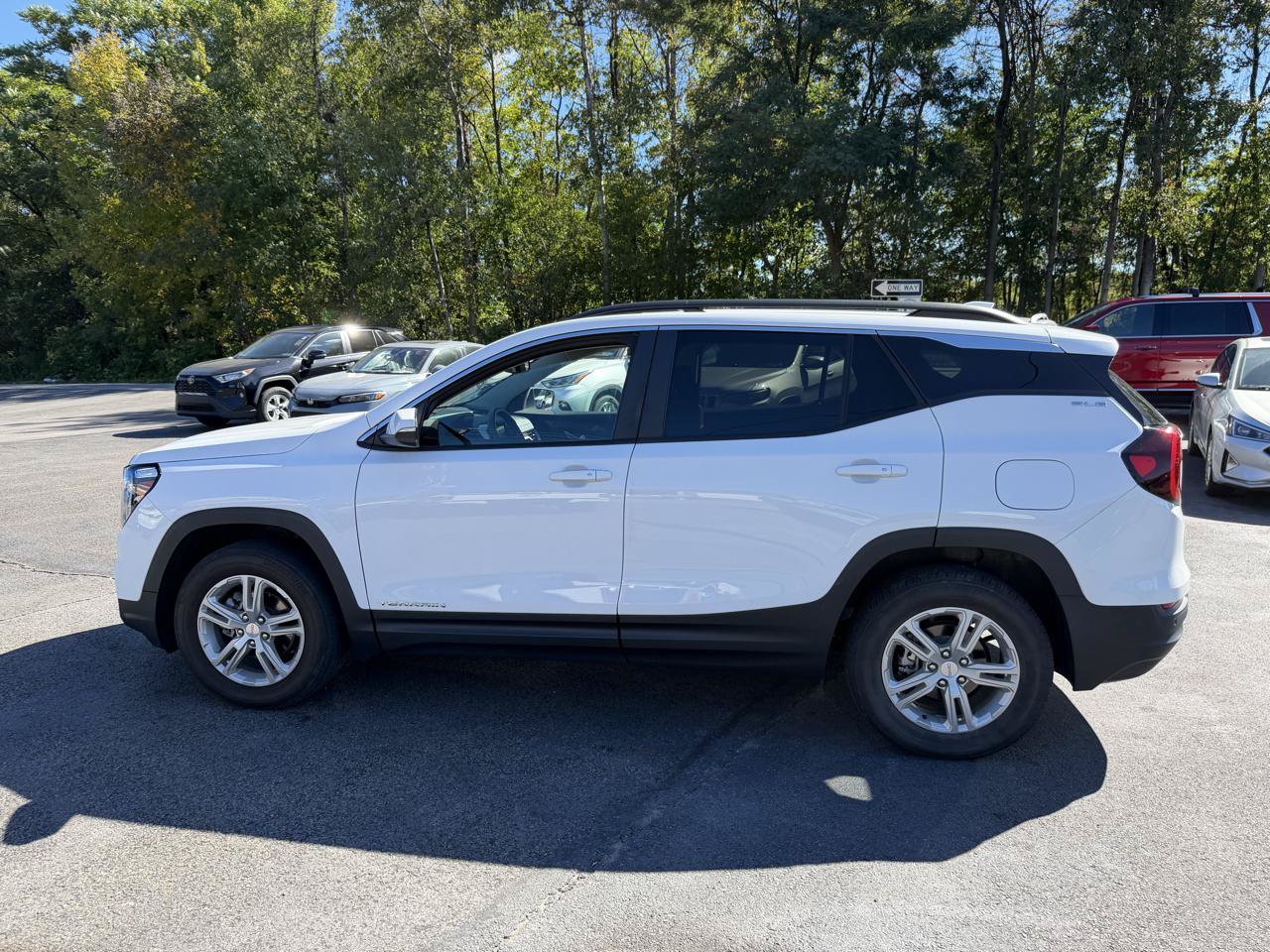 Used 2023 GMC Terrain SLE w/ Driver Convenience Package AWD/4WD image 6