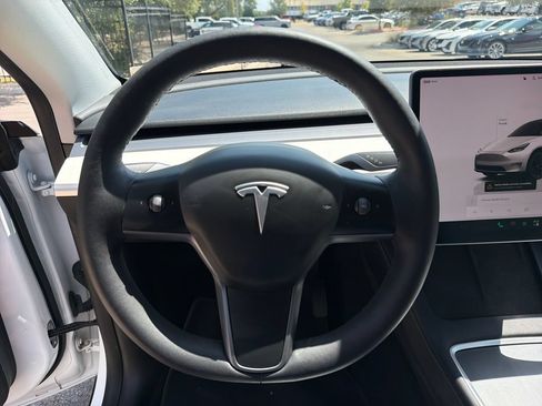 Used 2023 Tesla Model Y Long Range AWD/4WD image 22