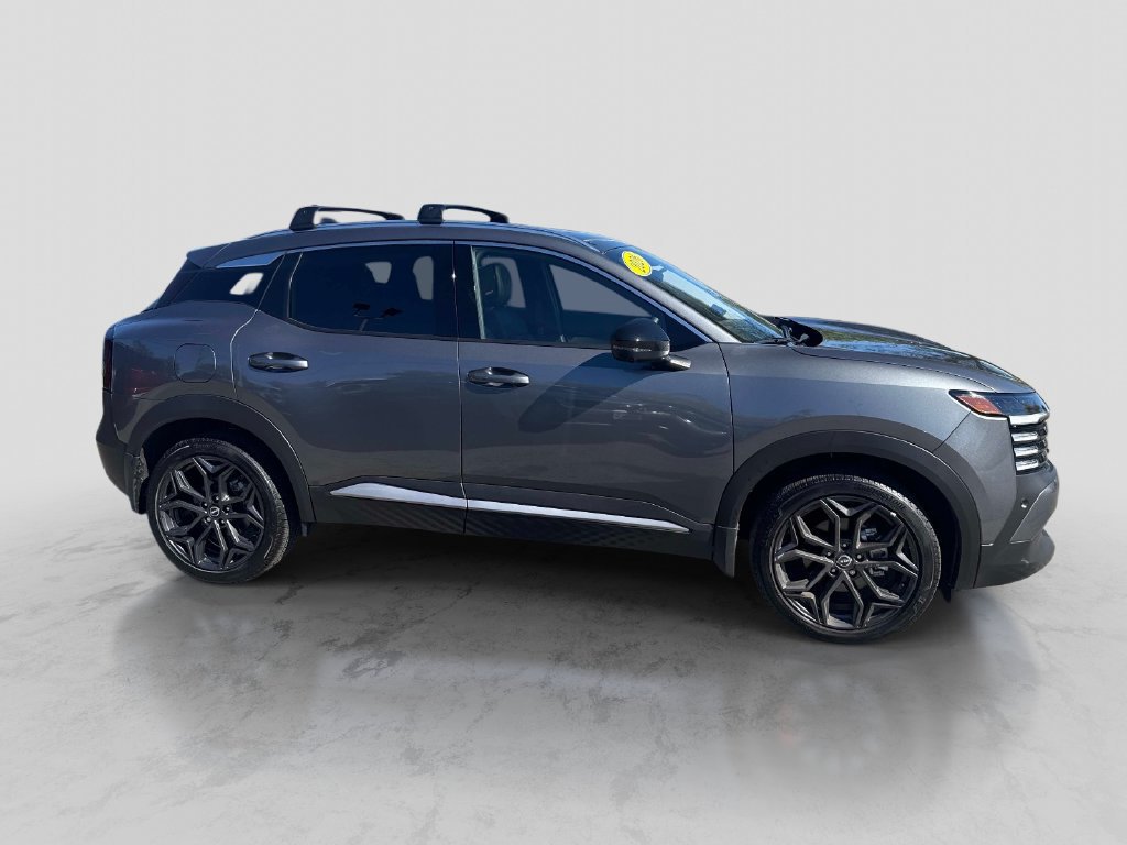 Certified 2026 Nissan Kicks SR w/ SR Premium Package AWD/4WD image 9
