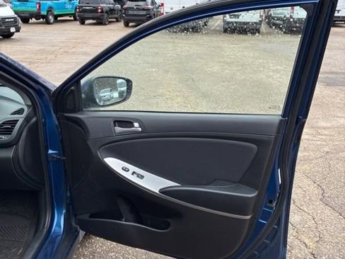 Used 2017 Hyundai Accent SE image 22