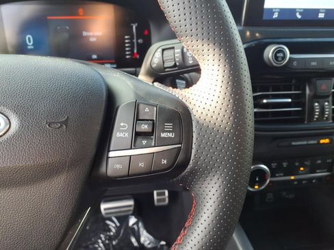 Used 2024 Ford Escape ST-Line image 11