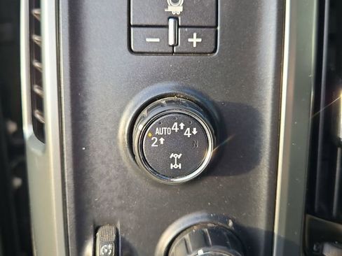 Used 2017 Chevrolet Silverado 1500 LT w/ All Star Edition AWD/4WD image 34