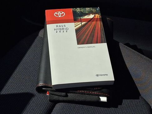 Certified 2022 Toyota RAV4 LE AWD/4WD image 25
