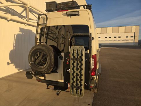 Used 2020 Mercedes-Benz Sprinter 2500 image 19