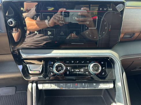 Used 2025 GMC Sierra 3500 Denali Ultimate AWD/4WD image 25