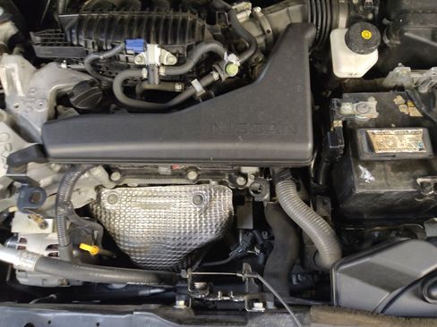 Used 2017 Nissan Rogue SV FWD image 30