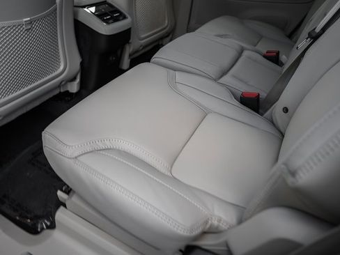 New 2026 Volvo XC90 B6 Ultra image 29