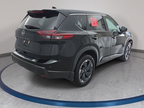 Certified 2025 Nissan Rogue SV FWD image 5