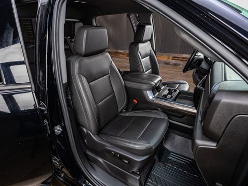 Used 2024 Chevrolet Silverado 2500 LTZ w/ LTZ Plus Package image 31