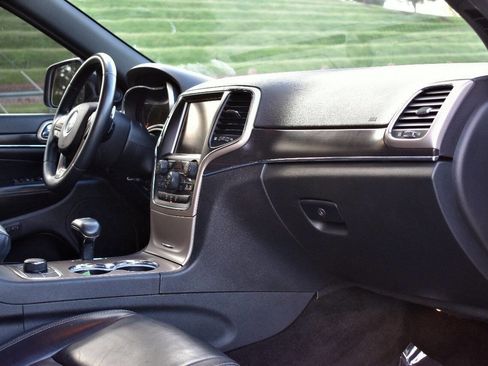 Used 2014 Jeep Grand Cherokee Limited image 17