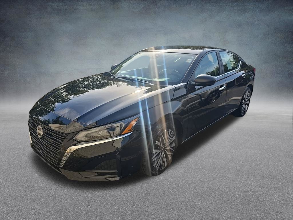 Used 2025 Nissan Altima 2.5 SV FWD image 4