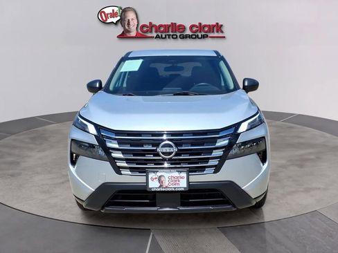 Used 2024 Nissan Rogue S FWD image 8