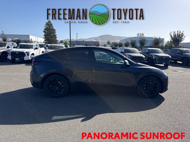 Used 2024 Tesla Model Y Long Range AWD/4WD image 3