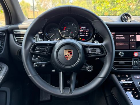 Used 2026 Porsche Macan image 15