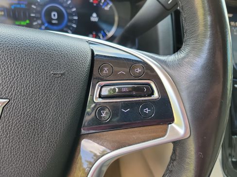 Used 2018 Cadillac Escalade Luxury AWD/4WD image 24