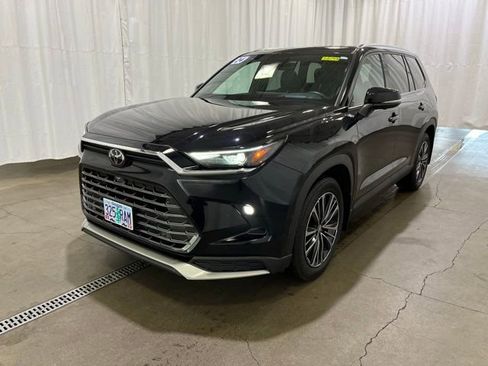 Used 2024 Toyota Grand Highlander AWD Hybrid image 8