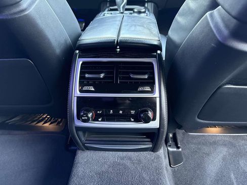 Used 2020 BMW 750i xDrive w/ Autobahn Package AWD/4WD image 16