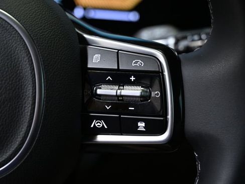 Used 2025 Kia Sorento S image 38