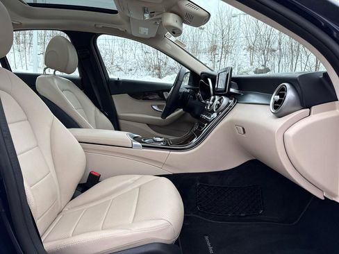 Used 2017 Mercedes-Benz C 300 4MATIC Sedan image 40