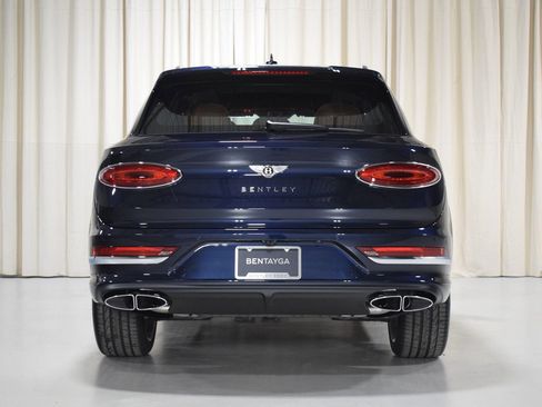 New 2026 Bentley Bentayga AWD/4WD image 14