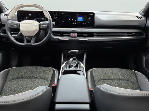 New 2025 Kia K4 GT-Line w/ GT-Line Sunroof Package image 18
