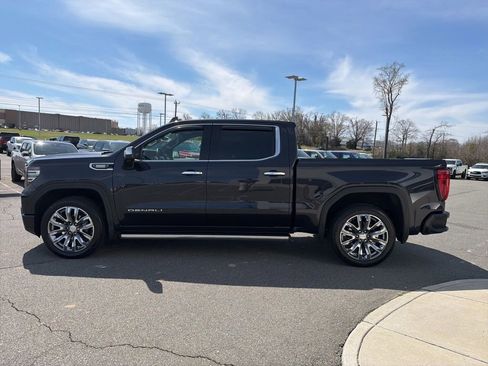 Used 2023 GMC Sierra 1500 Denali w/ Denali Reserve Package AWD/4WD image 8