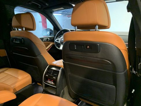 Used 2022 BMW X7 xDrive40i w/ M Sport Package AWD/4WD image 75
