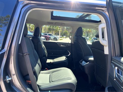 New 2025 INFINITI QX80 Luxe image 15