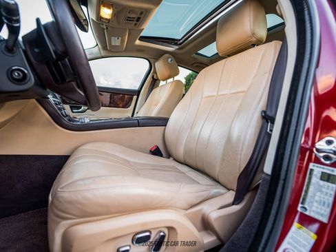 Used 2012 Jaguar XJ image 50